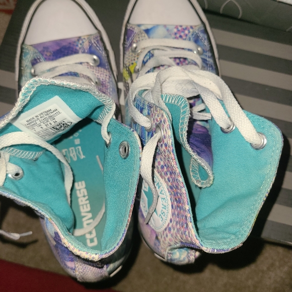 High Top Converse - Picture 3 of 5